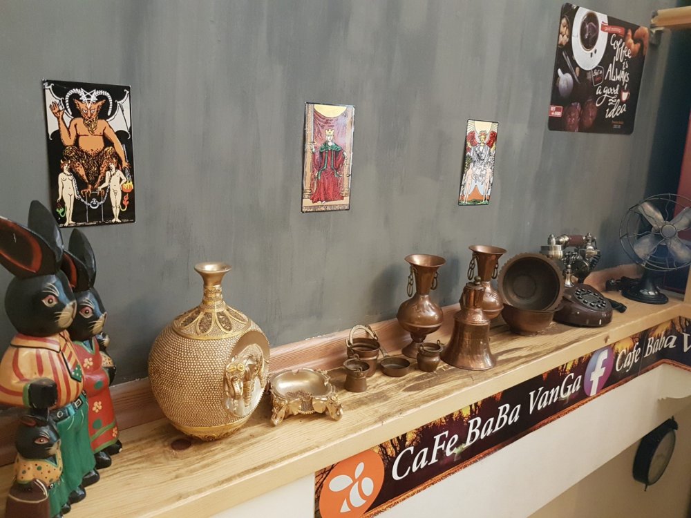 kadıköy falcı Cafe Baba Vanga Hazal